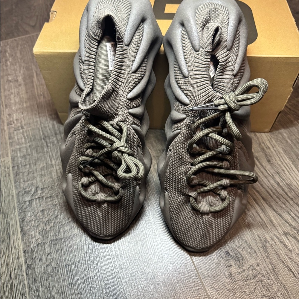 Adidas Yeezy 450 in Cinder